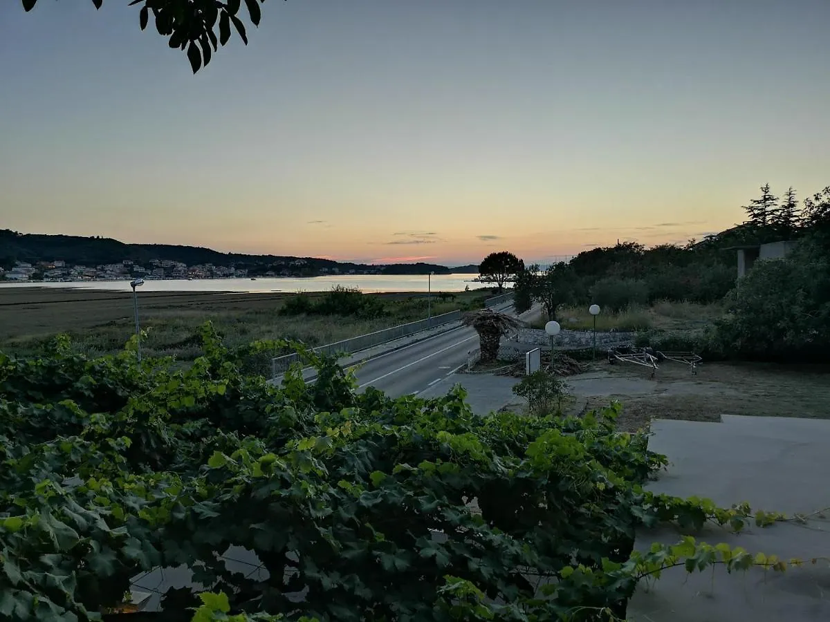 Apartmani Olivera 2 Supetarska Draga 0*,